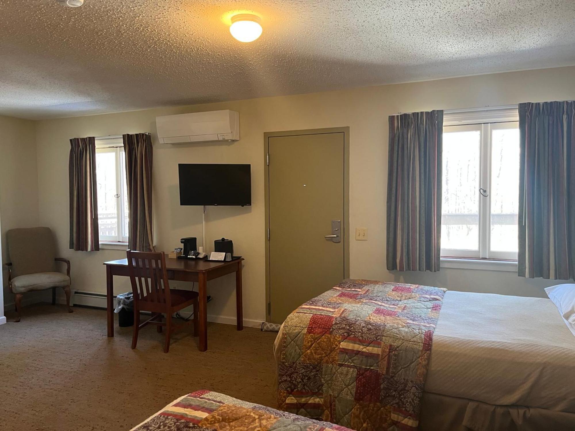 The Upper Pass Lodge Londonderry エクステリア 写真